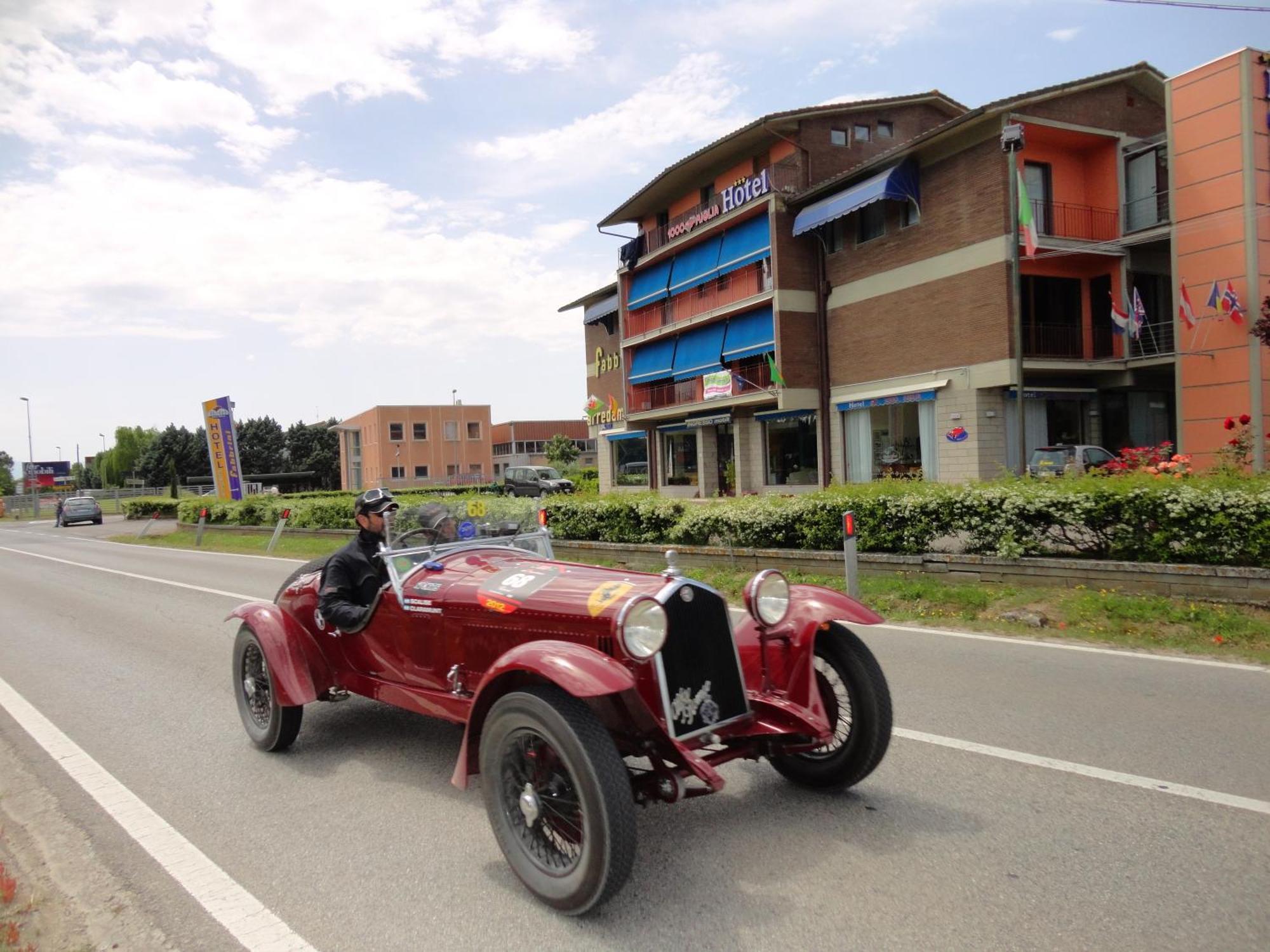 1000 Miglia Hotel Monteroni dʼArbia Kültér fotó