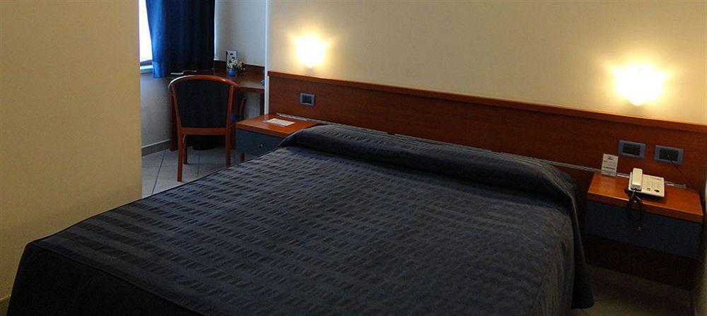 1000 Miglia Hotel Monteroni dʼArbia Kültér fotó