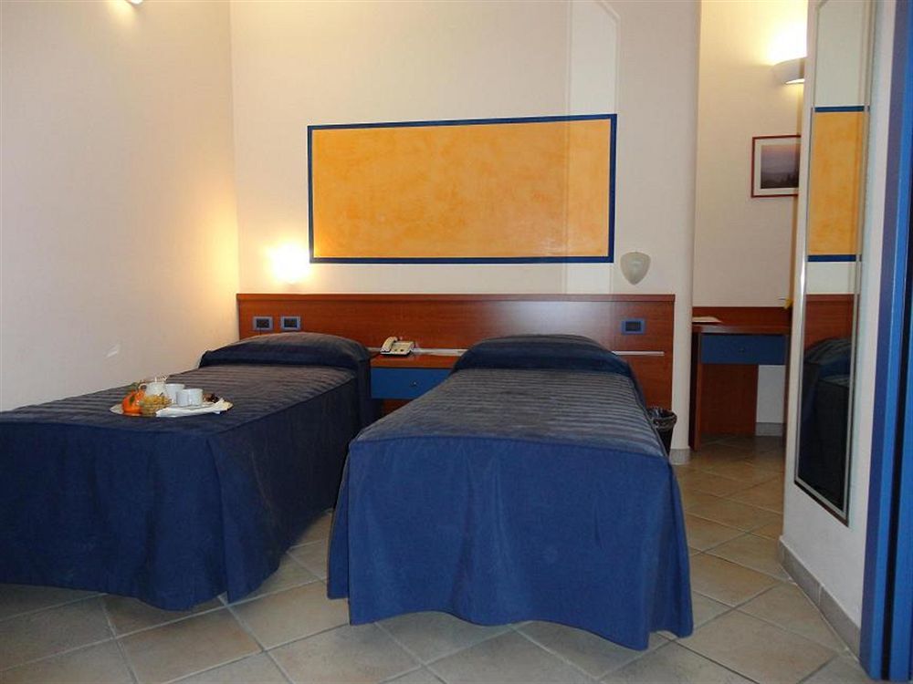 1000 Miglia Hotel Monteroni dʼArbia Kültér fotó