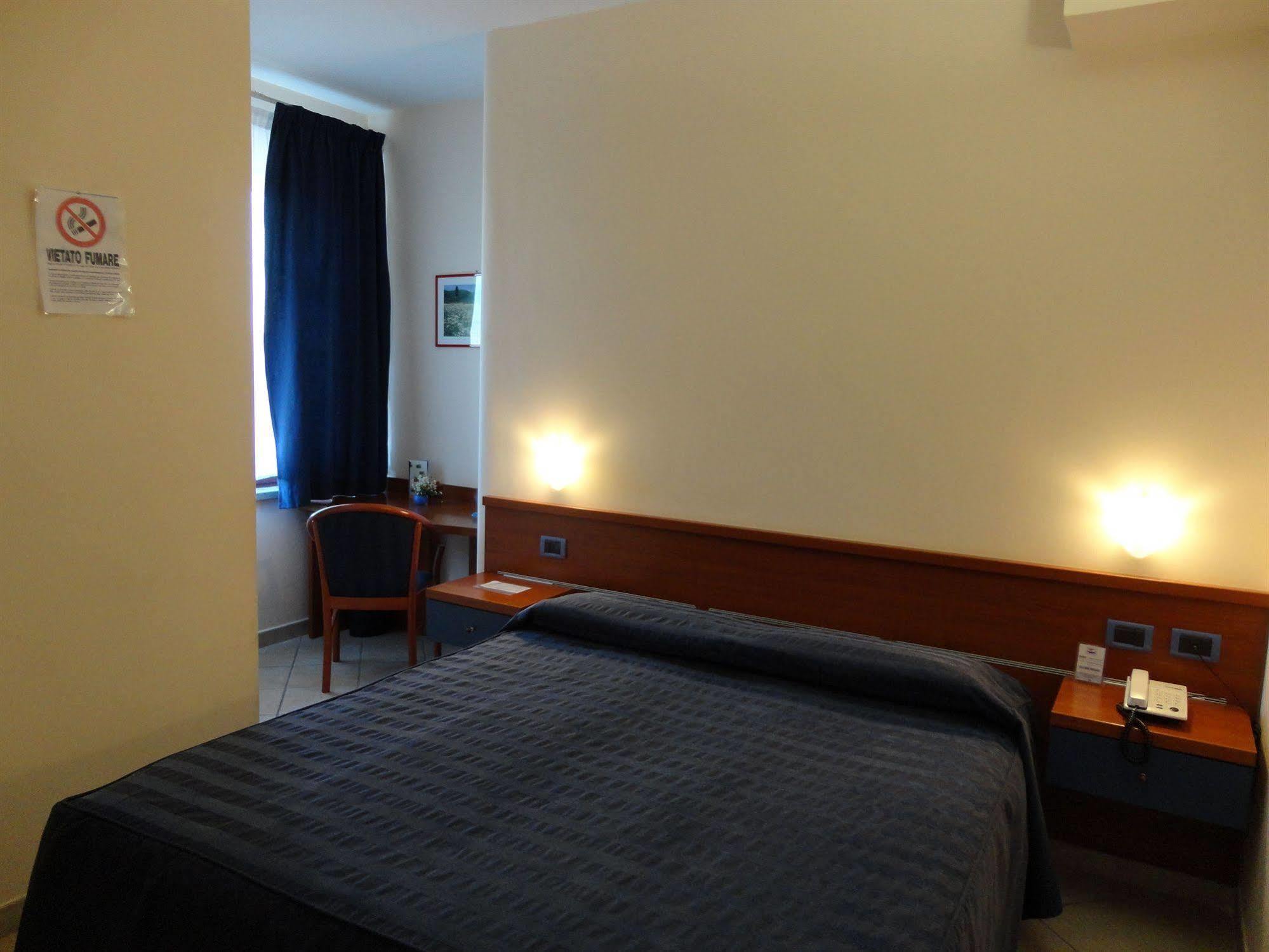 1000 Miglia Hotel Monteroni dʼArbia Kültér fotó